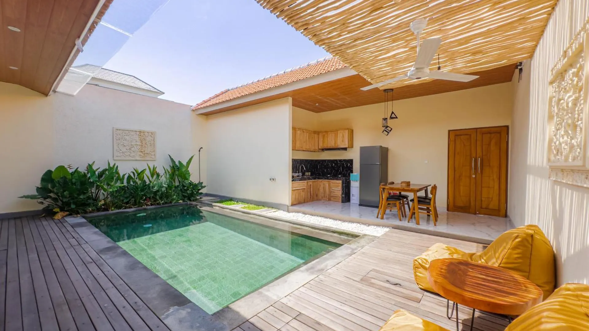 Giok Ubud 0*,